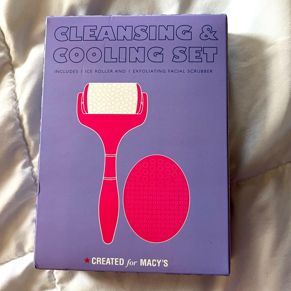 Macy’s Cleansing & Cooling Set. Beauty gift from Macy’s sealed in box